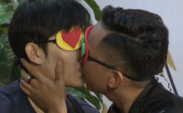 Cơ quan chức năng vào cuộc điều tra game show hẹn hò, có nhiều cảnh nóng câu khách