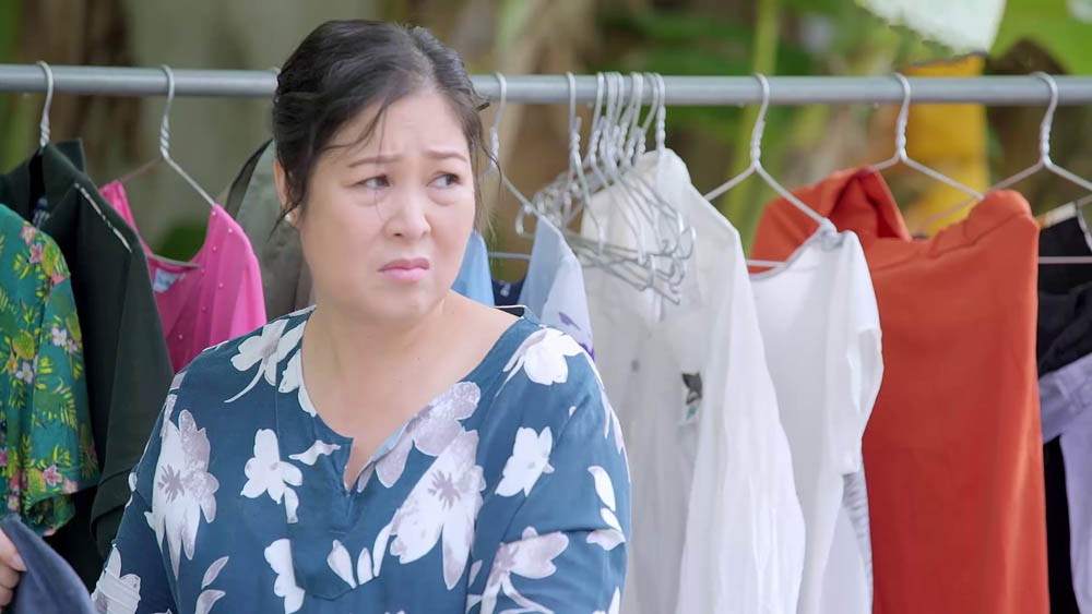 Gạo nếp gạo tẻ tập 49: Bà Mai bật khóc nức nở vì bị coi như osin trong nhà