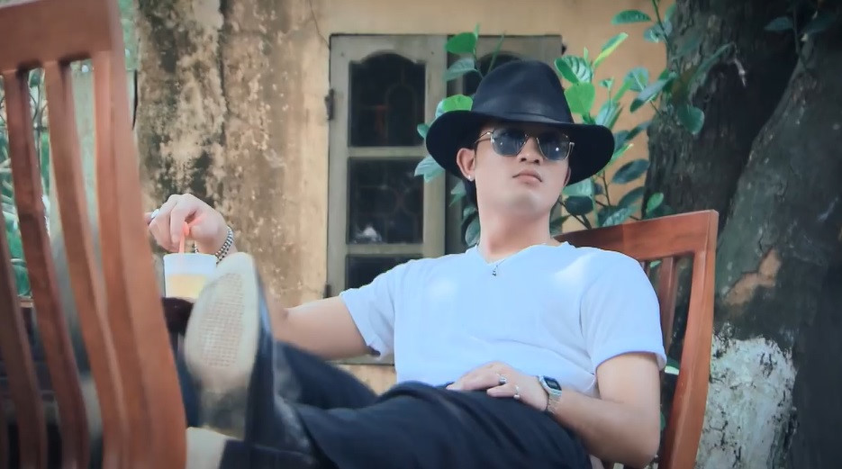 Doãn Quốc Đam - soái ca bạo lực vạn ngành mê của Quỳnh Búp Bê