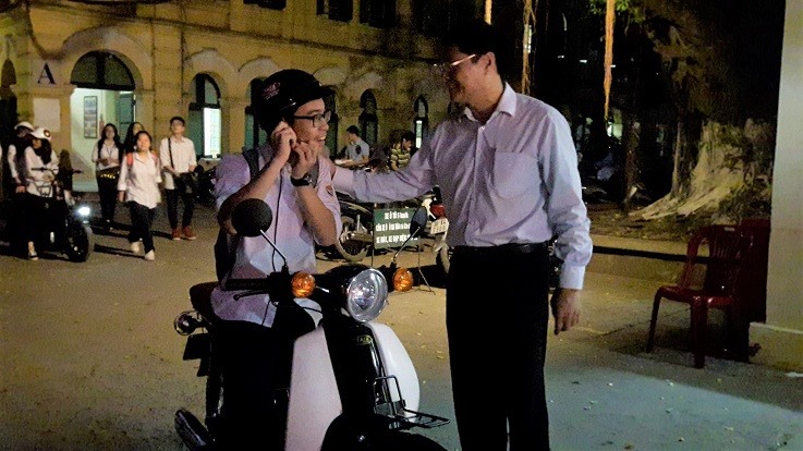 Hiệu trưởng nhảy hiphop, hóa gà trống chia sẻ bí kíp để khai giảng không còn là những cái ngáp dài