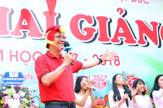 Hiệu trưởng nhảy hiphop, hóa gà trống chia sẻ bí kíp để khai giảng không còn là những cái ngáp dài