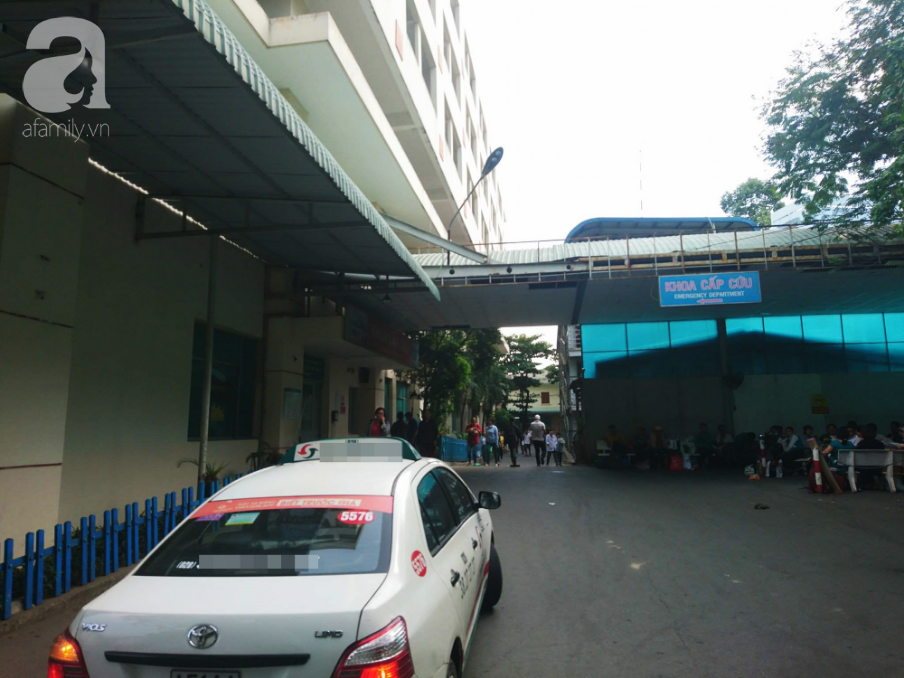 Giành giật mâm cúng cô hồn, thiếu niên 12 tuổi đâm con chủ nhà thủng cổ