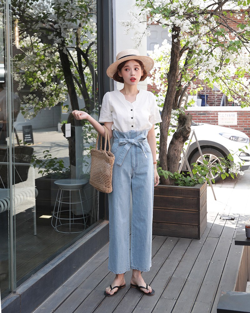 Vừa giấu khéo bụng lớn lại kéo chân tuyệt đỉnh, chẳng trách quần vải thắt nơ lại gây sốt suốt mùa hè/thu năm nay