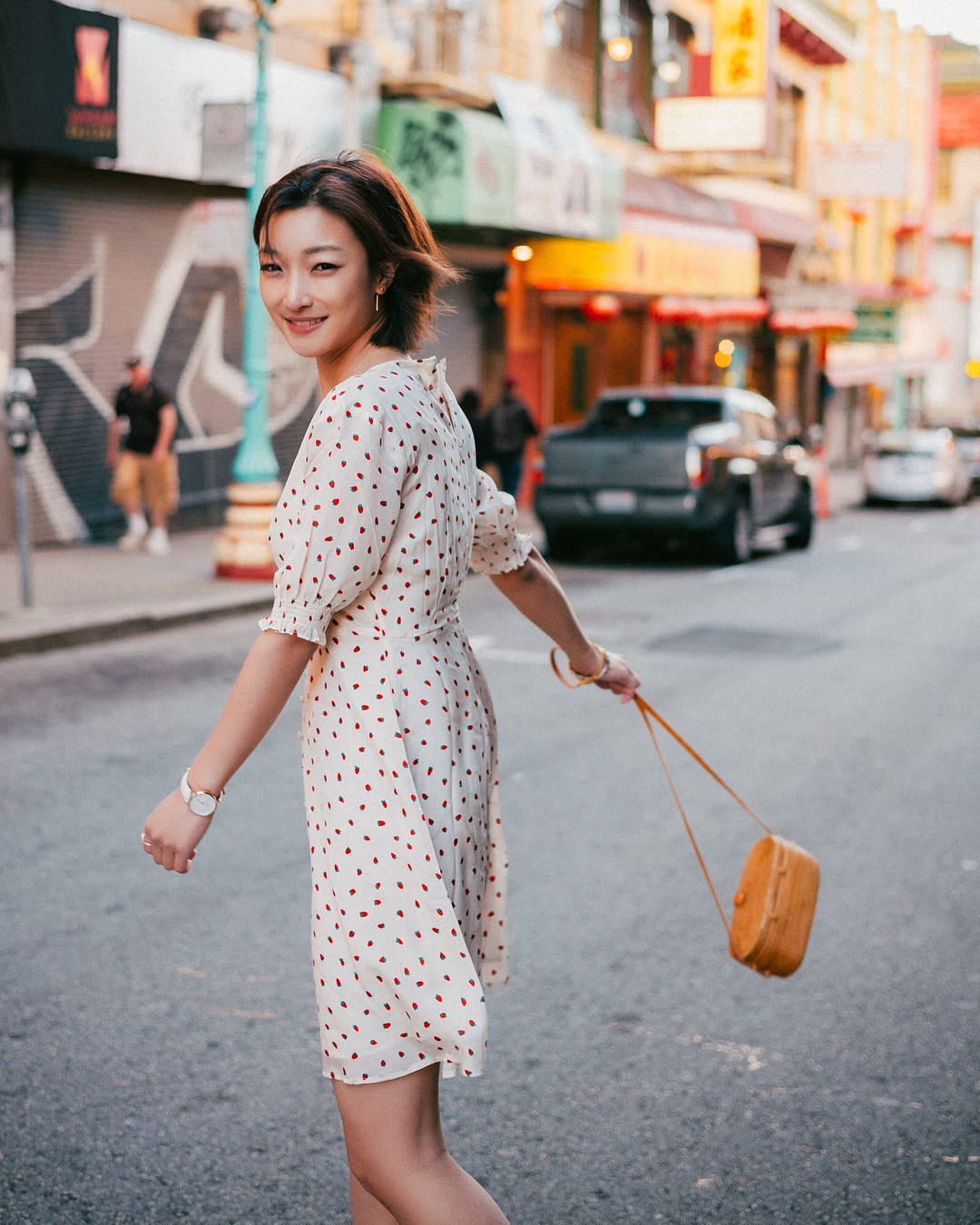 Dù U30 hay U40 thì với 4 tips diện đồ này, các nàng sẽ có ngay vẻ ngoài trẻ hơn cả vài tuổi