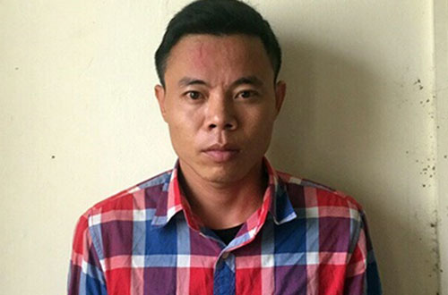 Kẻ săn tình lấy xe máy của 9 thiếu nữ đang thử quần áo