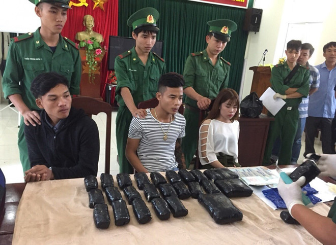 Chàng trai ngoại quốc tuồn hơn 65.000 viên ma túy vào Việt Nam