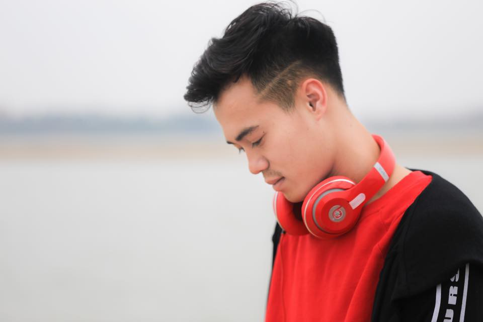 Trước mái tóc vàng đang gây sốt, hóa ra Văn Toàn còn để nhiều kiểu tóc chất nghệ và trendy chẳng kém