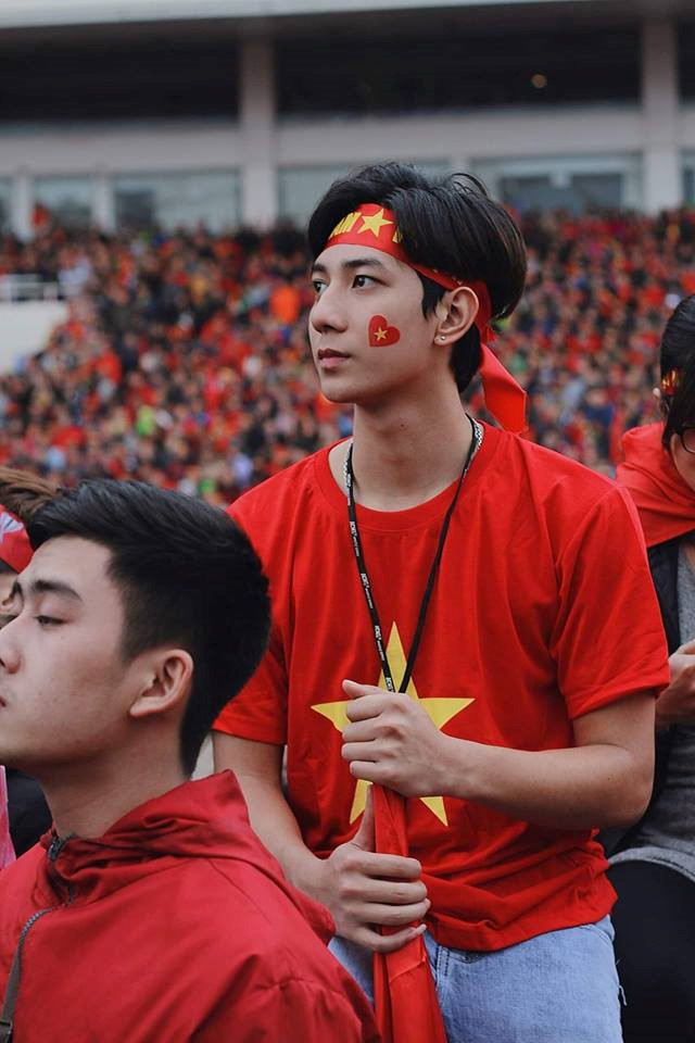 Sự thật bức ảnh 9X điển trai cổ vũ Olympic Việt Nam sau trận tứ kết