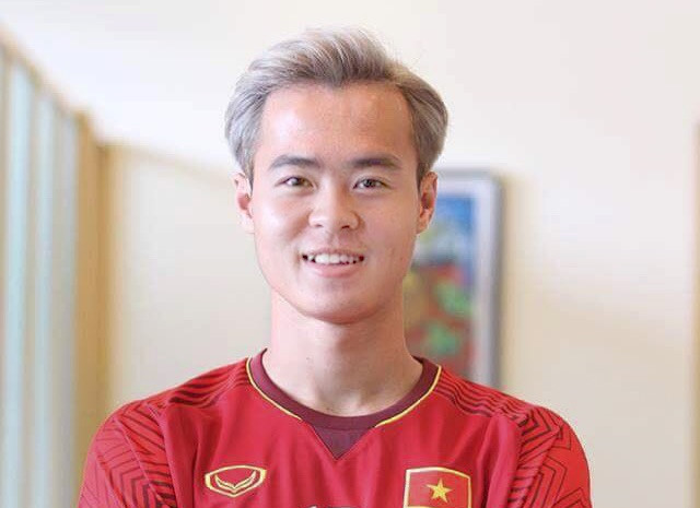 Ảnh chế Olympic Việt Nam nhuộm tóc bạch kim giống Văn Toàn