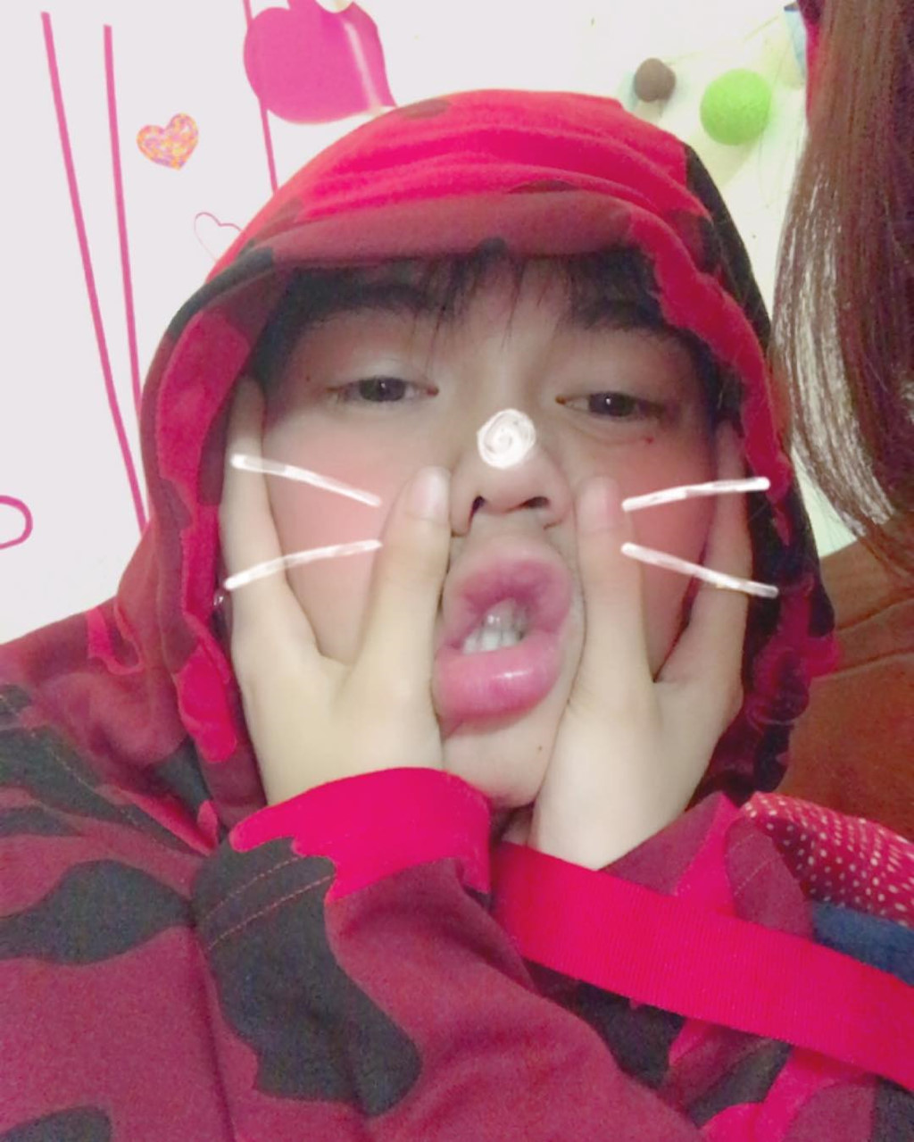 Có một Văn Toàn lầy lội với loạt ảnh sống ảo không giống ai