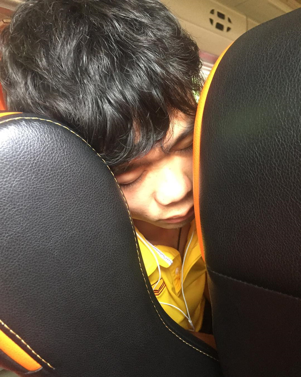 Có một Văn Toàn lầy lội với loạt ảnh sống ảo không giống ai