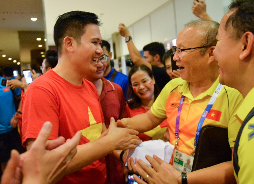 Olympic Việt Nam nhận thưởng nóng 25.000 USD ngay sau trận đấu