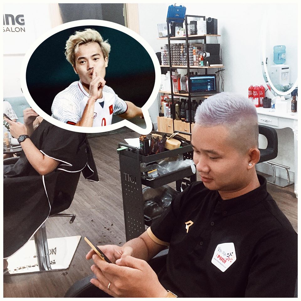 Bố của Văn Toàn tiết lộ lý do con trai nhuộm tóc màu bạch kim đang gây sốt