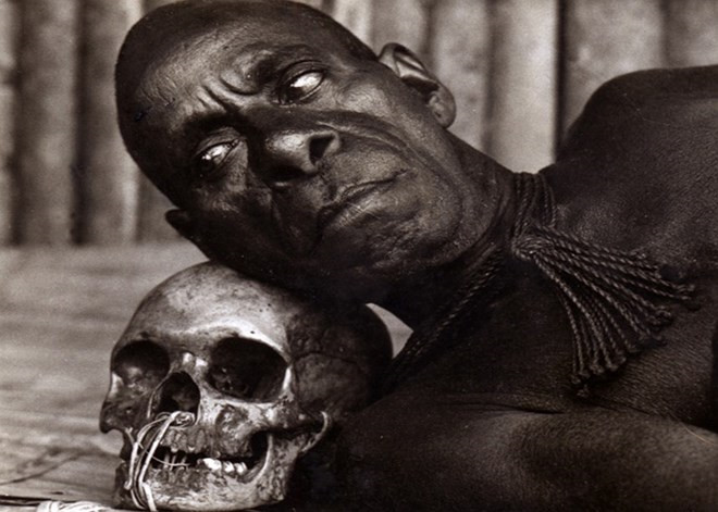 Rùng mình bộ tộc ăn thịt người duy nhất còn sót lại ở Indonesia