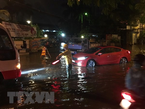 Hải Phòng: Mưa lớn kéo dài 3 tiếng gây ngập lụt nghiêm trọng