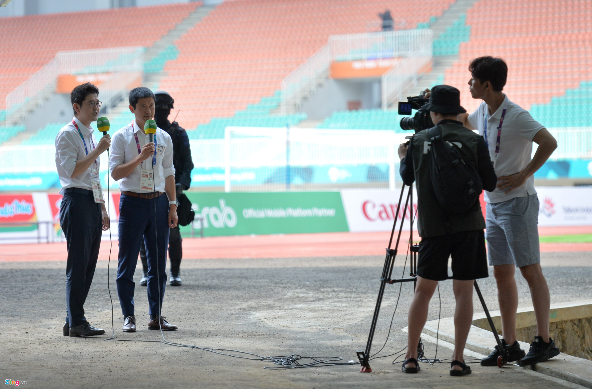 Cảnh sát bảo vệ trận bán kết giữa Olympic Việt Nam và Hàn Quốc