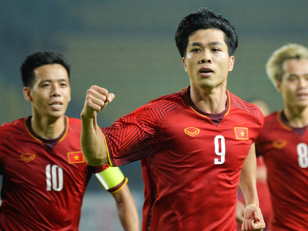 Cho nghỉ việc cổ vũ tuyển VN, công ty dặn dành sức cho trận chung kết