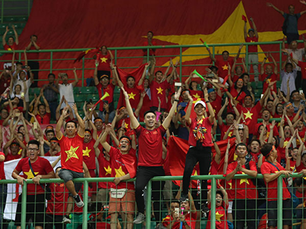 Doanh nghiệp tung khuyến mại mừng tuyển bóng đá Olympic Việt Nam