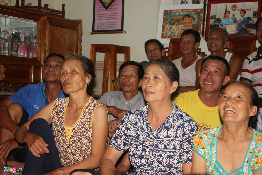 Fanzone lập vội tại quê nhà tuyển thủ Olympic VN trước trận bán kết