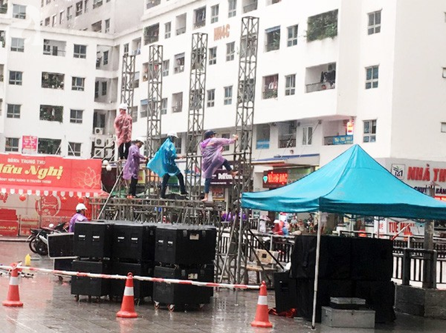 Cư dân chung cư HH Linh Đàm góp từng đồng thuê màn LED cỡ lớn cổ vũ Olympic Việt Nam đá bán kết ASIAD 2018