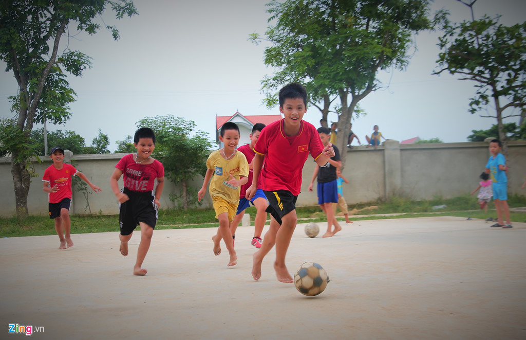 HLV làng bất ngờ khi phát hiện tài năng của hậu vệ Tiến Dũng