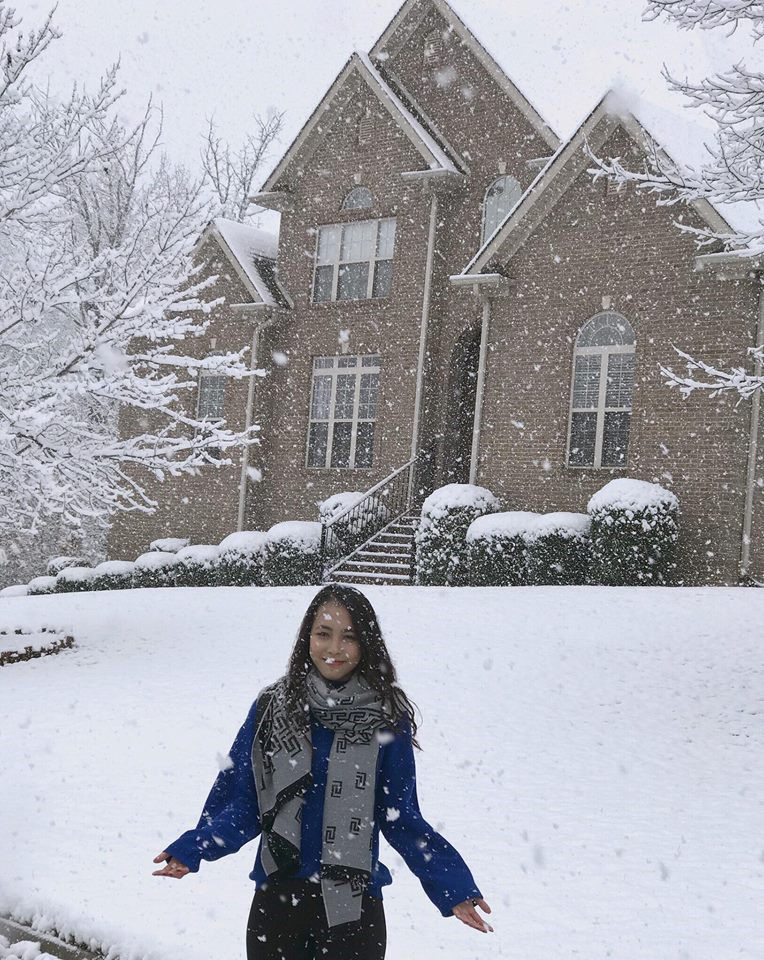 Bạn gái sống ở Mỹ xinh đẹp của cầu thủ Minh Vương