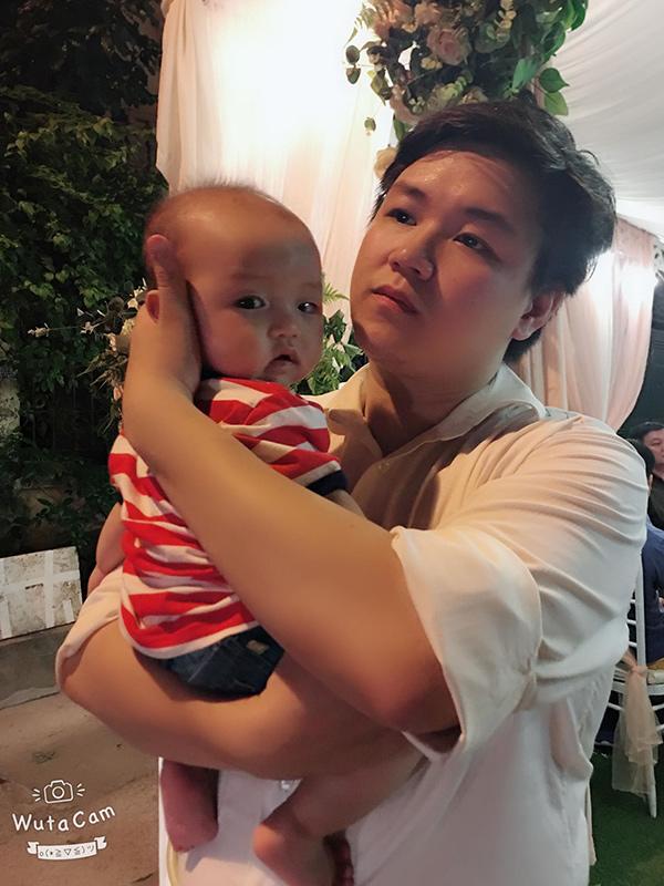 Tìm ra danh tính em bé Việt giống hệt HLV Park Hang Seo, nhìn ảnh bố đẻ mà bất ngờ!