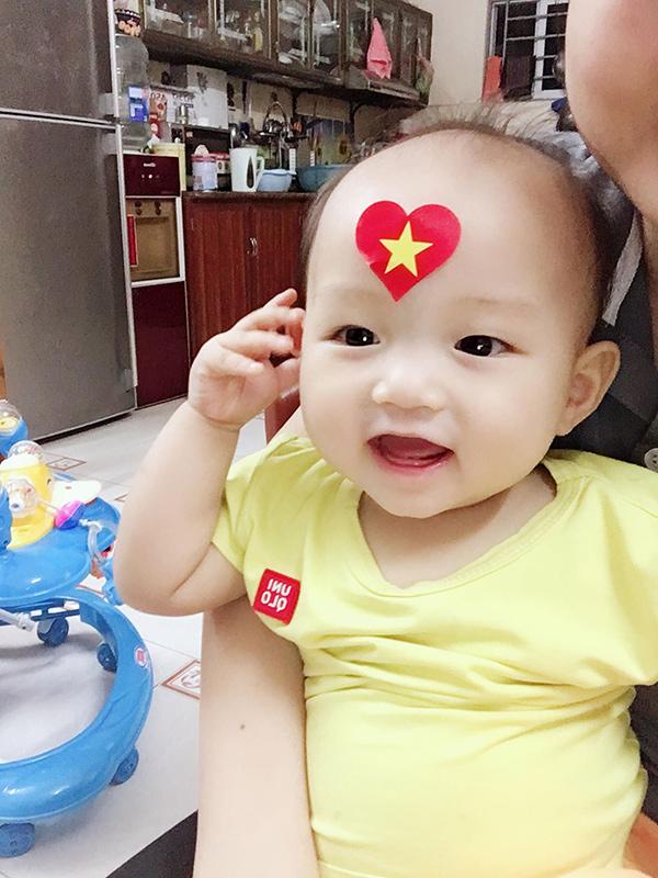 Tìm ra danh tính em bé Việt giống hệt HLV Park Hang Seo, nhìn ảnh bố đẻ mà bất ngờ!