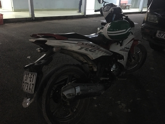 50 cảnh sát cơ động và 10 chó nghiệp vụ vây bắt tên cướp ở Sài Gòn