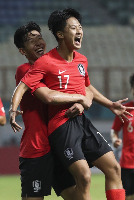 Chân dung Messi Hàn 2 lần ghi bàn vào lưới Việt Nam: Thần đồng bóng đá 20 tuổi, em út nhắng nhít đáng yêu của tuyển Olympic Hàn Quốc