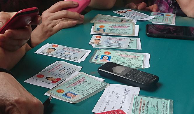 Chủ thuê bao 11 số méo mặt vì phải tự đi đăng ký lại thông tin