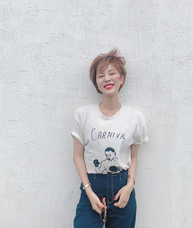 Trời chớm thu, loạt hot trend của mùa mới đều góp mặt trong street style tuần này của các quý cô châu Á