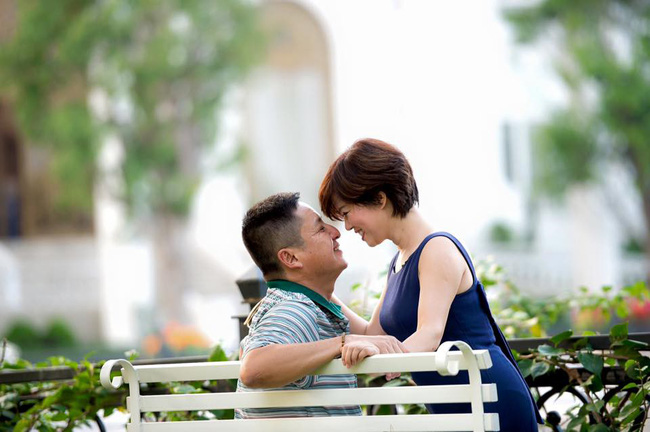 Bà xã Chí Trung: Tiểu thư nhà giàu yêu trai nghèo - 40 năm bỏ qua hết lần này đến lần khác khi chồng lạc chân rong chơi khắp chốn