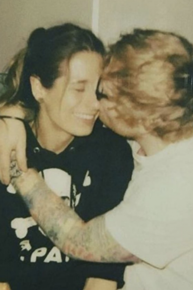 Hoàng tử tình ca Ed Sheeran bất ngờ thú nhận đã kết hôn