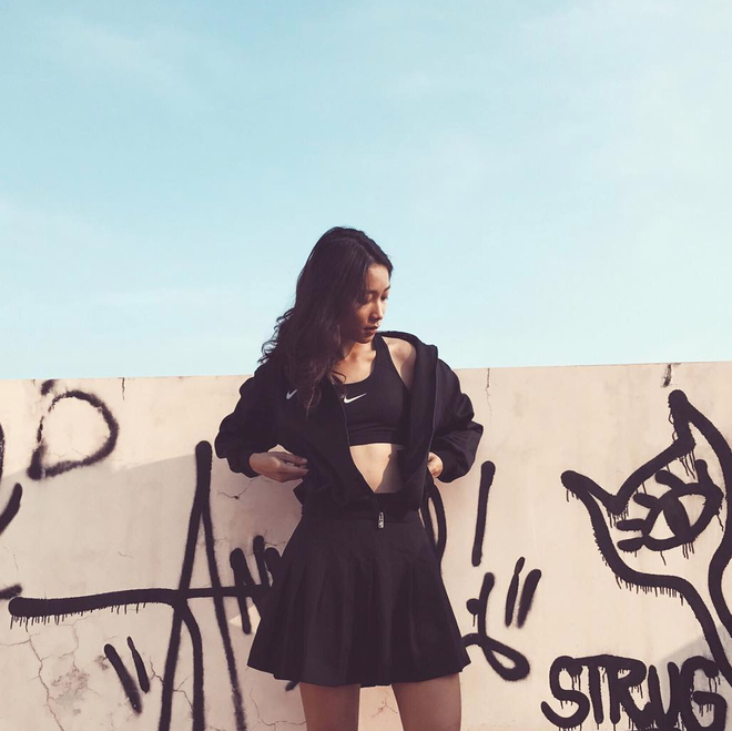 Hot girl bóng rổ RMIT: Trung phong cao 1m72 nổi bật trên sân đấu, ngoài đời chất miễn bàn!