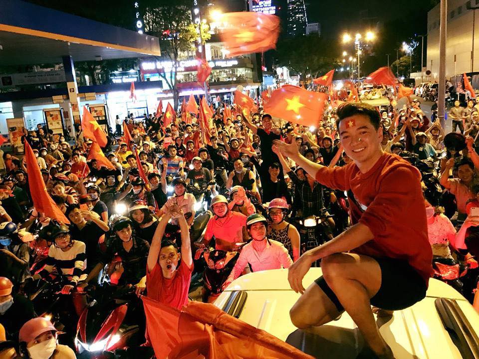 Cách sao Việt thể hiện tình yêu mãnh liệt với bóng đá: người rầm rộ, người âm thầm nhưng vẫn nồng nhiệt hết mức!