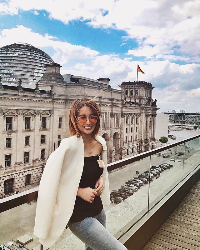 Cuộc sống của tiểu thư nóng bỏng và quyền lực được Forbes vinh danh trong danh sách người trẻ có tầm ảnh hưởng ở châu Á