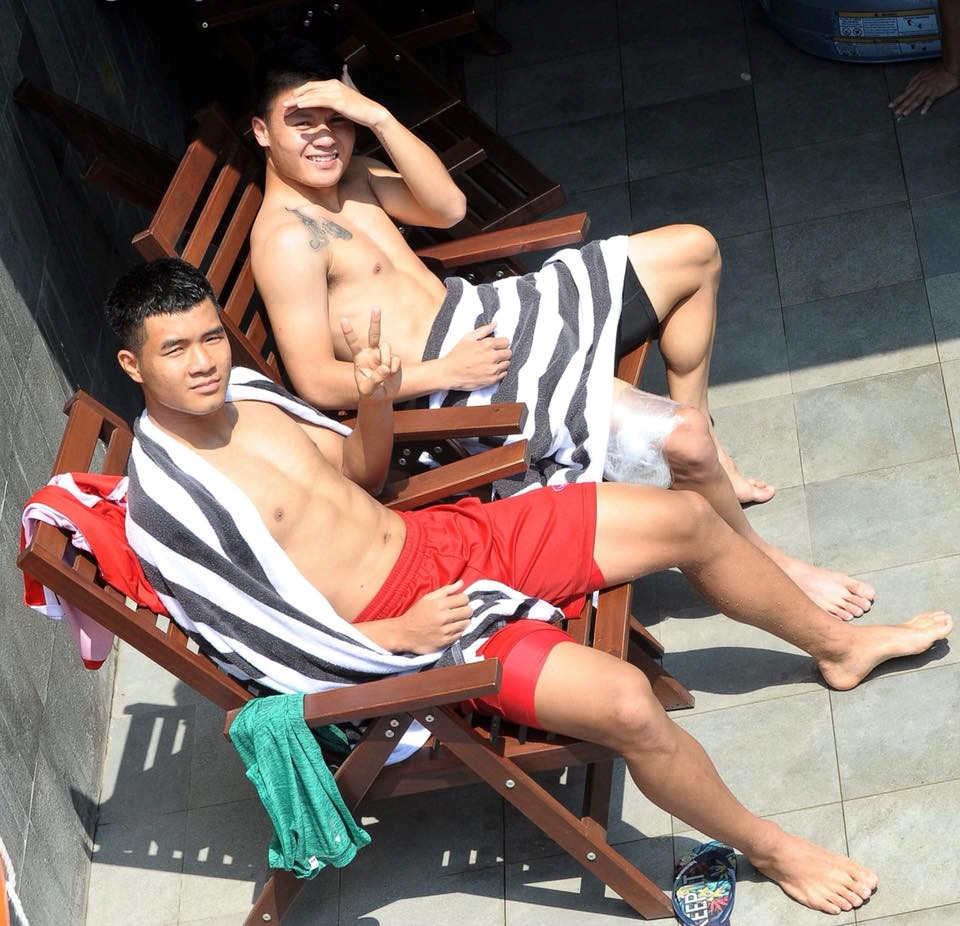 Trước trận bán kết, dàn cầu thủ Olympic Việt Nam đã lầy lội thế nào?