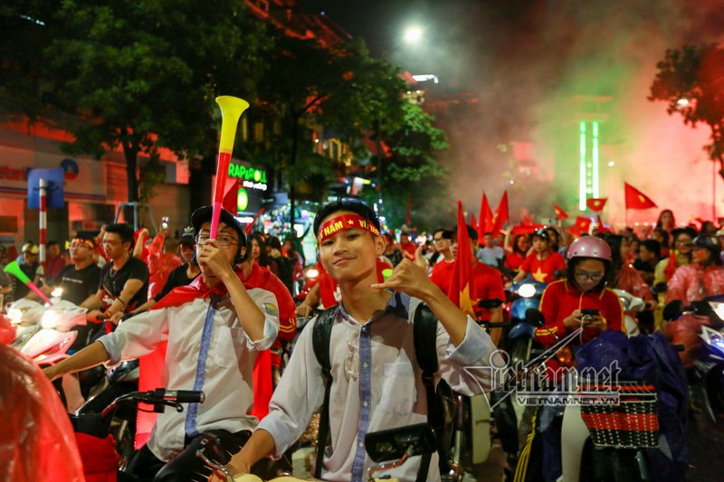 U23 Việt Nam thua U23 Hàn Quốc, đội mưa đi bão quên lối về