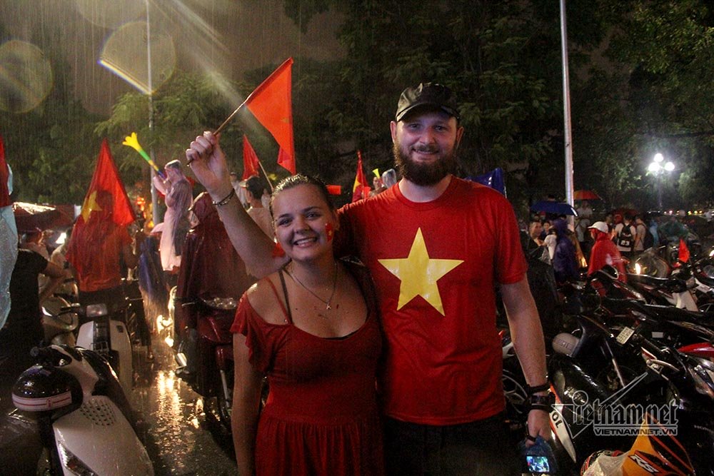 U23 Việt Nam thua U23 Hàn Quốc, đội mưa đi bão quên lối về