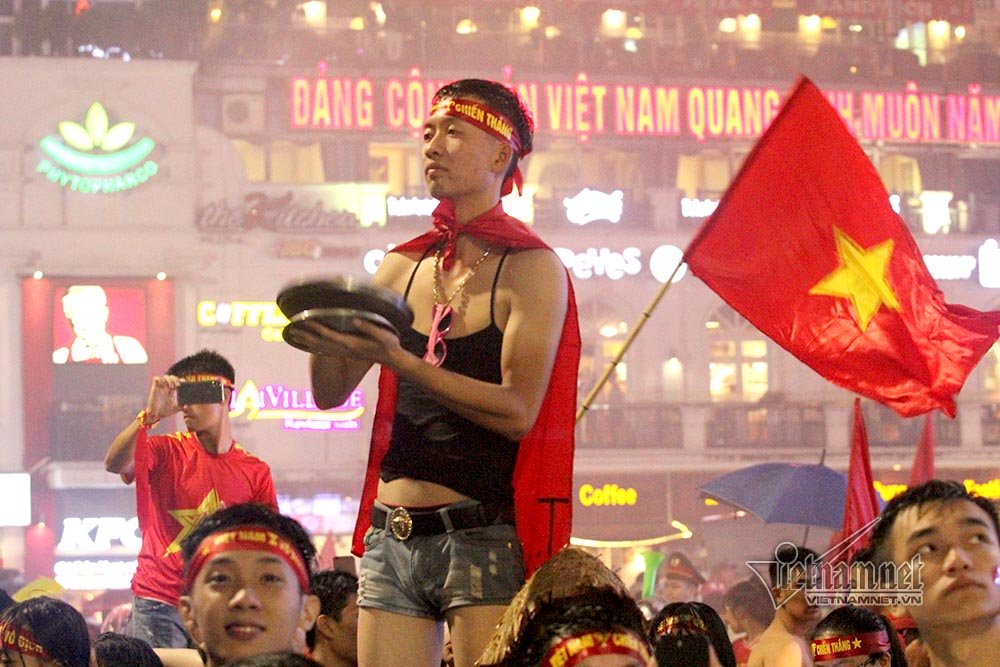 U23 Việt Nam thua U23 Hàn Quốc, đội mưa đi bão quên lối về