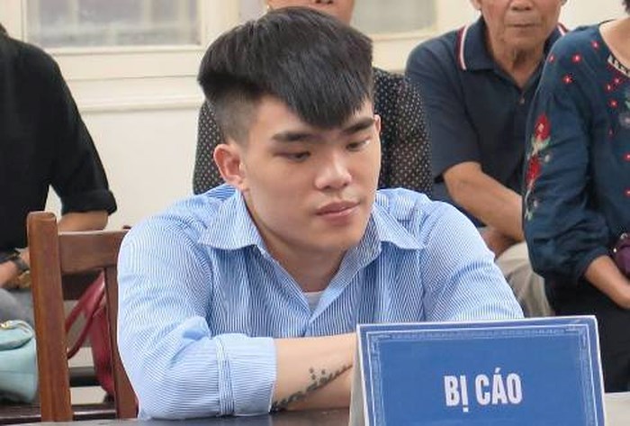 Lấy xe máy của bạn còn đâm người suýt chết…