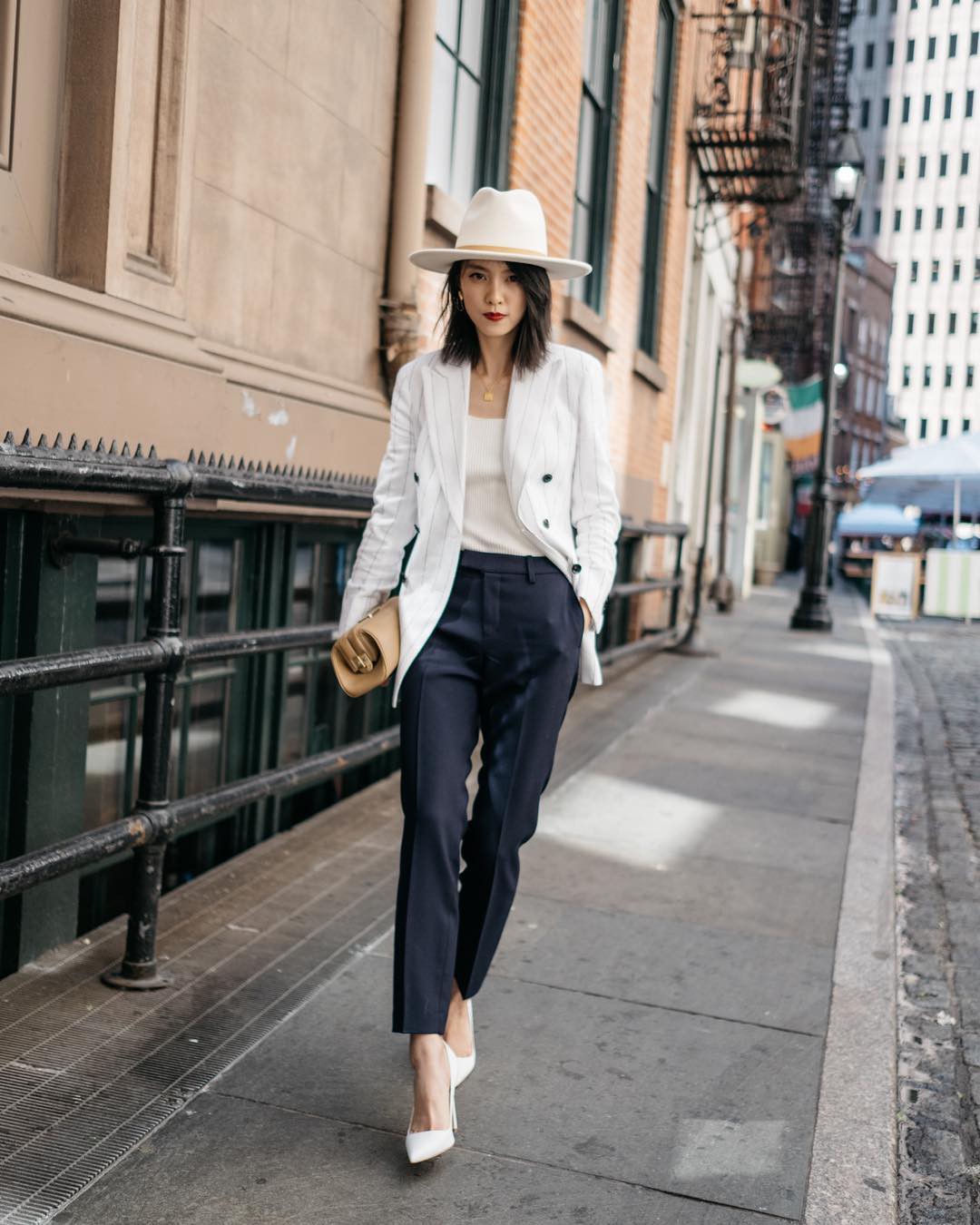 4 công thức diện đồ kinh điển nhưng không hề nhàm chán giúp các nàng công sở mặc đẹp suốt cả mùa thu năm nay