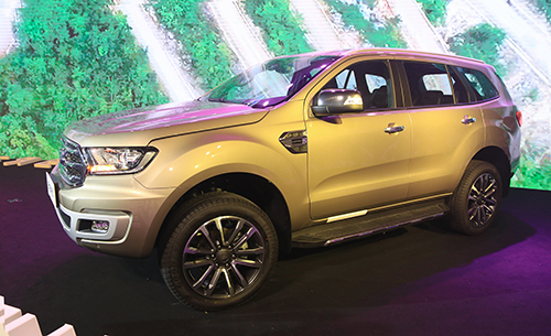 Ford Everest 2018 giá cao nhất 1,4 tỷ, cuộc đua mới cùng Fortuner