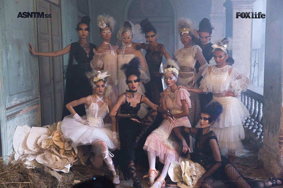 Asias Next Top Model tập 2: Khóc lóc khi bị cắt tóc ngắn nhưng Thanh Vy đã suýt về nhất trong phần thi chụp đôi