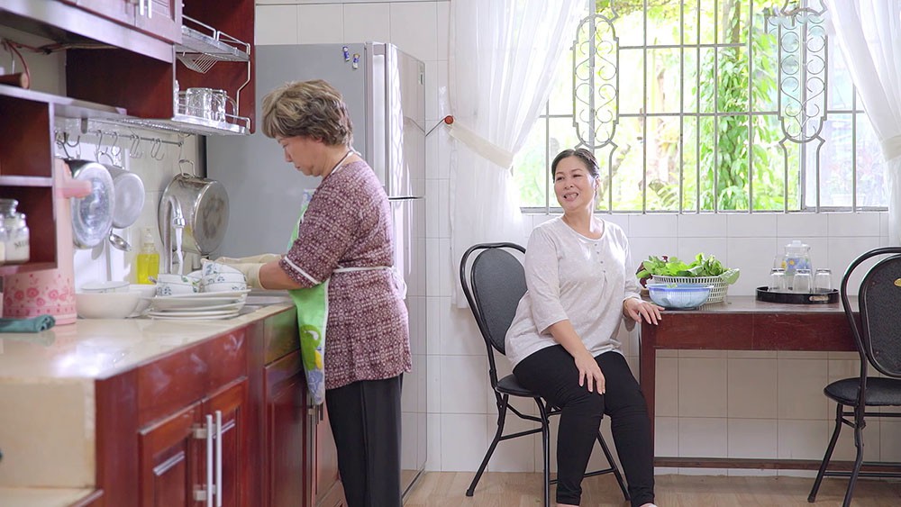 Gạo nếp gạo tẻ tập 51: Bà Mai khóc xin Kiệt hãy coi mình như mẹ ruột