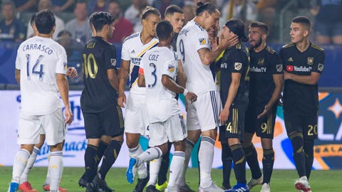 Ibrahimovic bị phạt tiền vì bóp cổ Lee Nguyễn