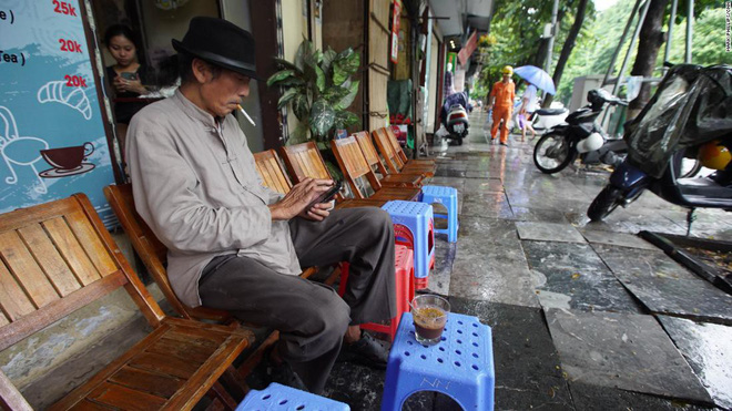 Người bắt John McCain ở hồ Trúc Bạch: Tôi cầm con dao trong tay, định lao đến đâm ông ấy