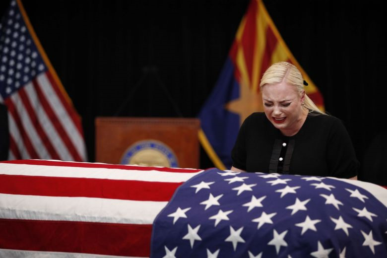 Người dân bang Arizona xếp hàng dài tiễn biệt Thượng nghị sĩ McCain