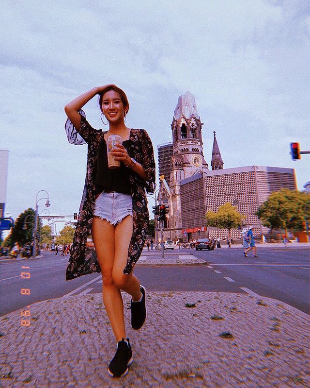 Richkid 23 tuổi đã được Forbes vinh danh: lai 3 dòng máu, xinh đẹp và quyến rũ với thần thái hơn người